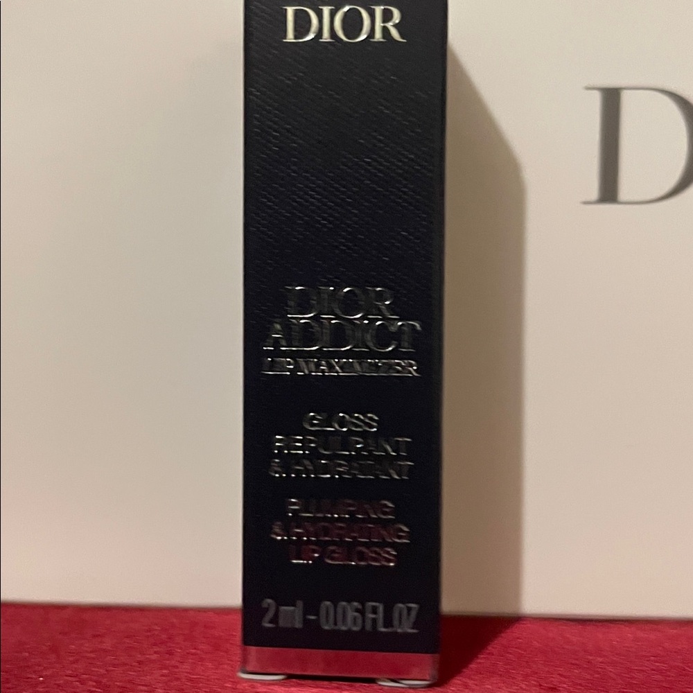 Dior Scarlet Travel Pouch with lipstick and lip enhancer - Picture 6 of 8